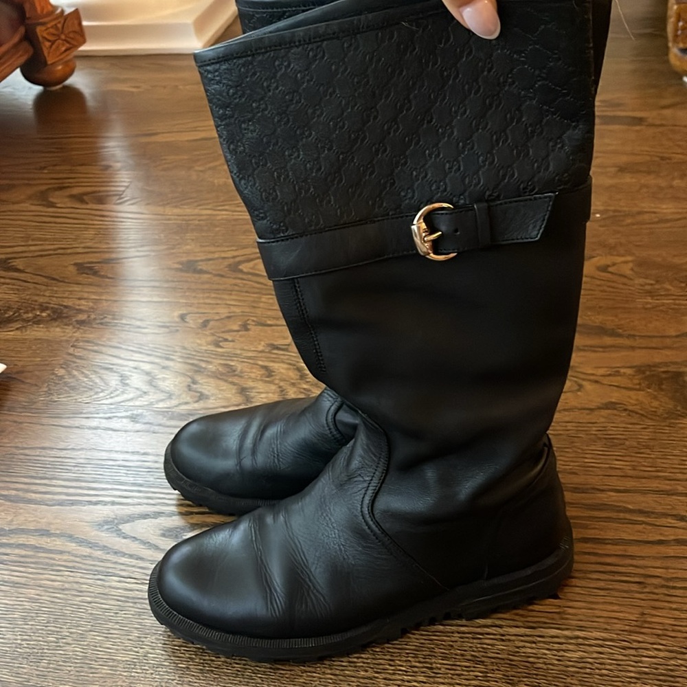 Authentic Gucci leather horsebit slim boot